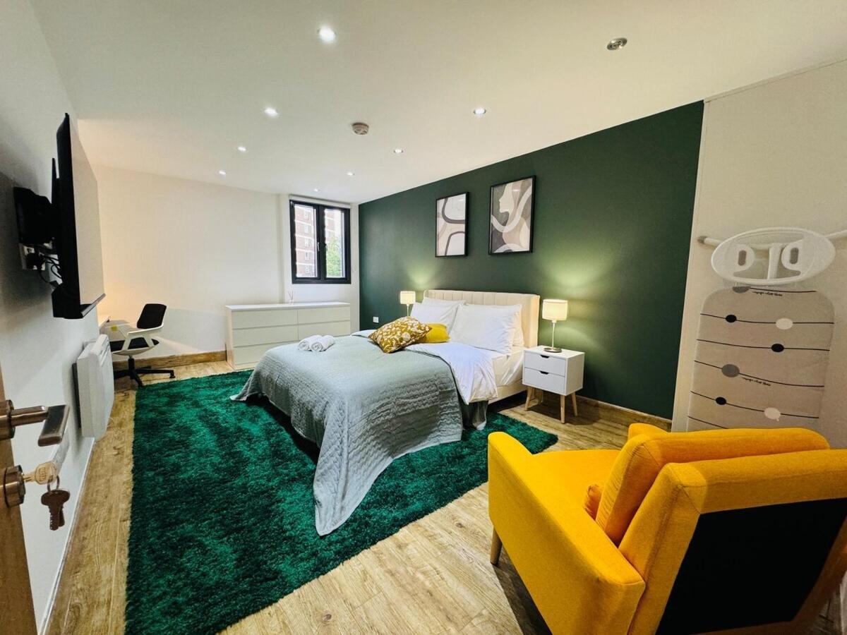 The Edge Ft4 Apartment London Exterior photo